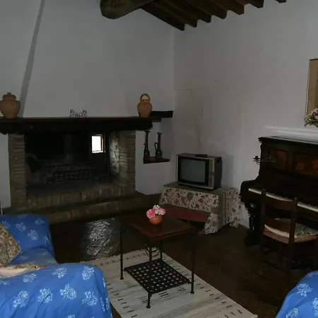 Villa Sleeps 8 Pool Wifi *